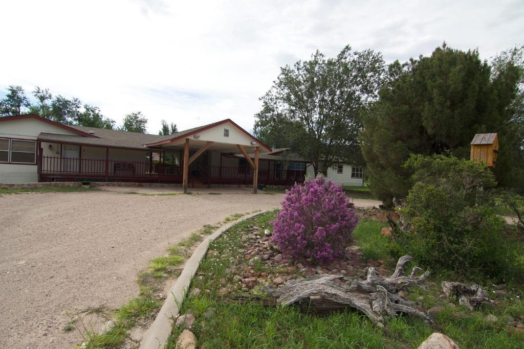 Davis Mountains Inn (Adults Only) Fort Davis Exteriör bild